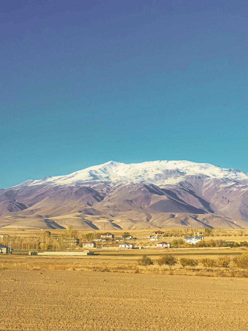 Bitlis: Bitlis Kalesi ve Van Gölü Bitlis: Bitlis Kalesi ve Van Gölü